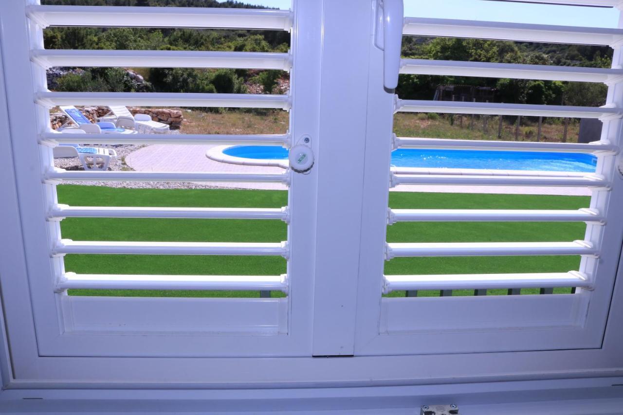 Willa Nane Garden House With Heated Pool Mirce Zewnętrze zdjęcie